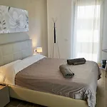 Casa Bianca - Metro E Stazione Sotto Casa