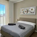 Bed & Breakfast Casa Bianca - Metro E Stazione Sotto Casa Milano