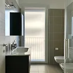 Bed & Breakfast Casa Bianca - Metro E Stazione Sotto Casa *
